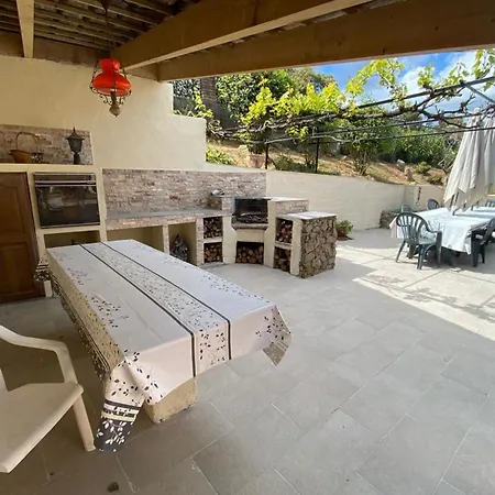 Holiday home Location Saisonniere - Maison 5 Pieces Avec Piscine - 6 Personnes