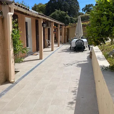 Location Saisonniere - Maison 5 Pieces Avec Piscine - 6 Personnes *